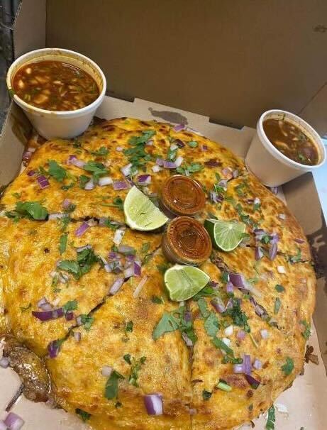 Pizza Birria
